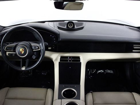 Used 2022 Porsche Taycan 4S image 11