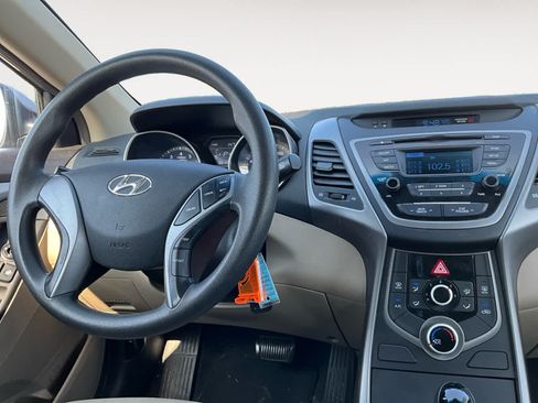 Used 2016 Hyundai Elantra SE FWD image 10