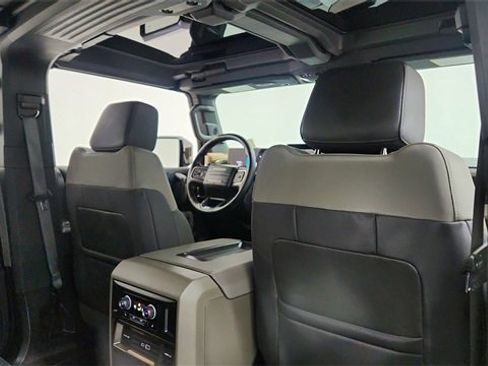 Used 2024 GMC Hummer EV 3X w/ LPO, Illumination Package image 25