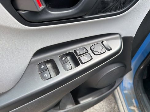 Used 2022 Hyundai Kona SEL FWD image 12