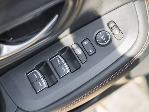 Certified 2025 Honda HR-V Sport image 34
