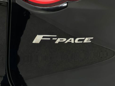 Used 2020 Jaguar F-PACE Premium image 39