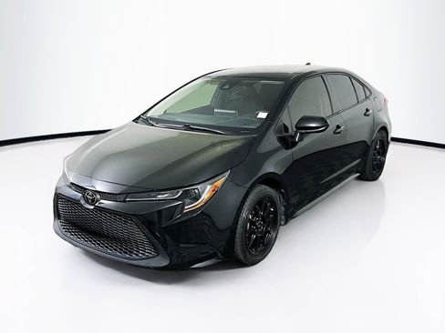 Used 2021 Toyota Corolla LE image 3