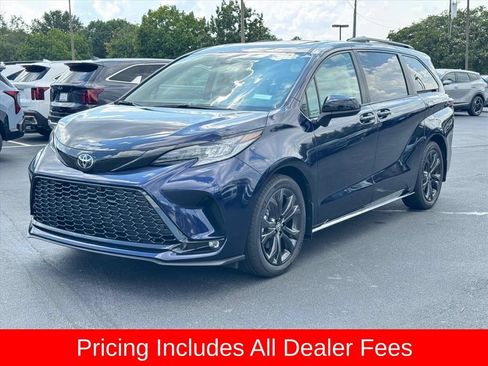 Used 2026 Toyota Sienna XSE FWD image 7