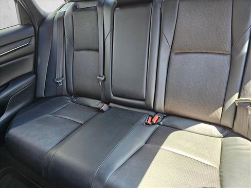 Used 2018 Honda Accord Sport image 17
