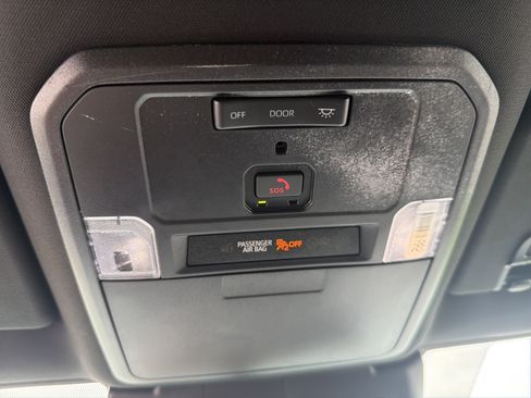 Certified 2024 Toyota Tacoma TRD Off-Road AWD/4WD image 5