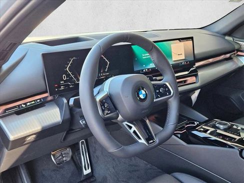 New 2026 BMW 530i xDrive image 3