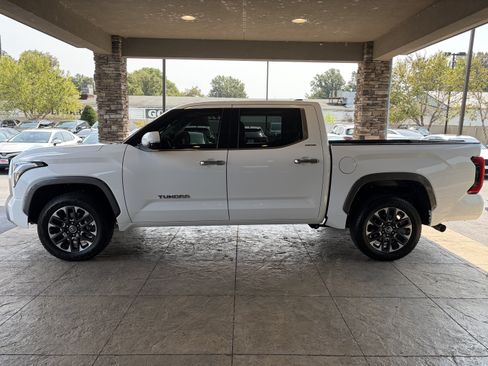 Used 2023 Toyota Tundra Limited w/ Power Package AWD/4WD image 10
