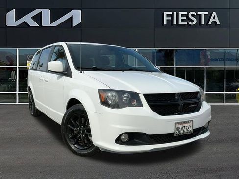 Used 2020 Dodge Grand Caravan SXT w/ Driver Convenience Group FWD image 1