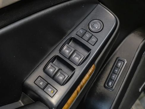 Used 2015 GMC Yukon Denali w/ Touring Package AWD/4WD image 60