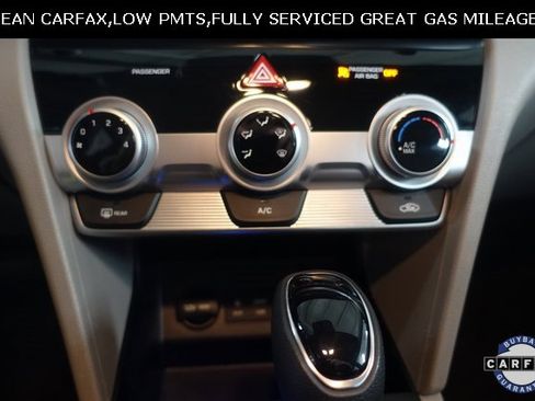 Used 2019 Hyundai Elantra SE image 16