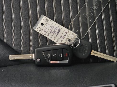 Used 2023 Toyota Camry SE image 27