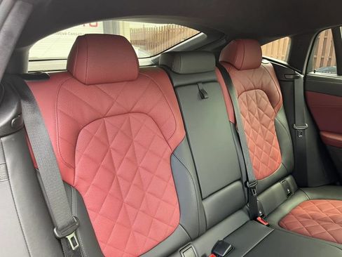 Used 2025 BMW X6 M60i AWD/4WD image 17