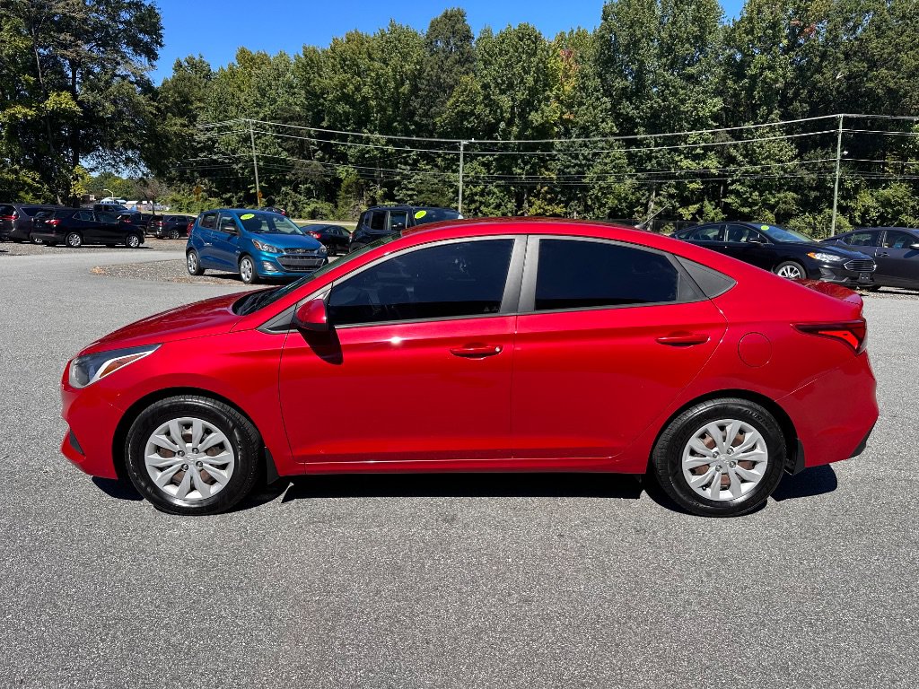 Used 2022 Hyundai Accent SE FWD image 4