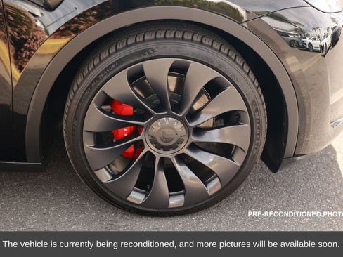Used 2024 Tesla Model Y Performance image 8