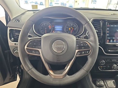 Used 2022 Jeep Cherokee Limited image 22