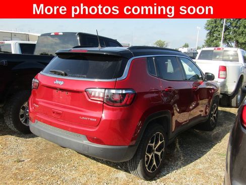 Used 2025 Jeep Compass Limited AWD/4WD image 5