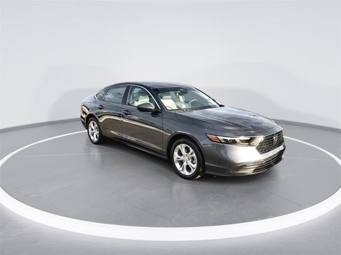 Used 2024 Honda Accord LX image 2