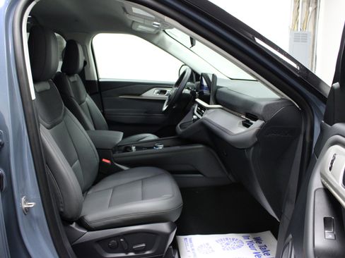 New 2026 Ford Explorer Active w/ Active Comfort Package image 17