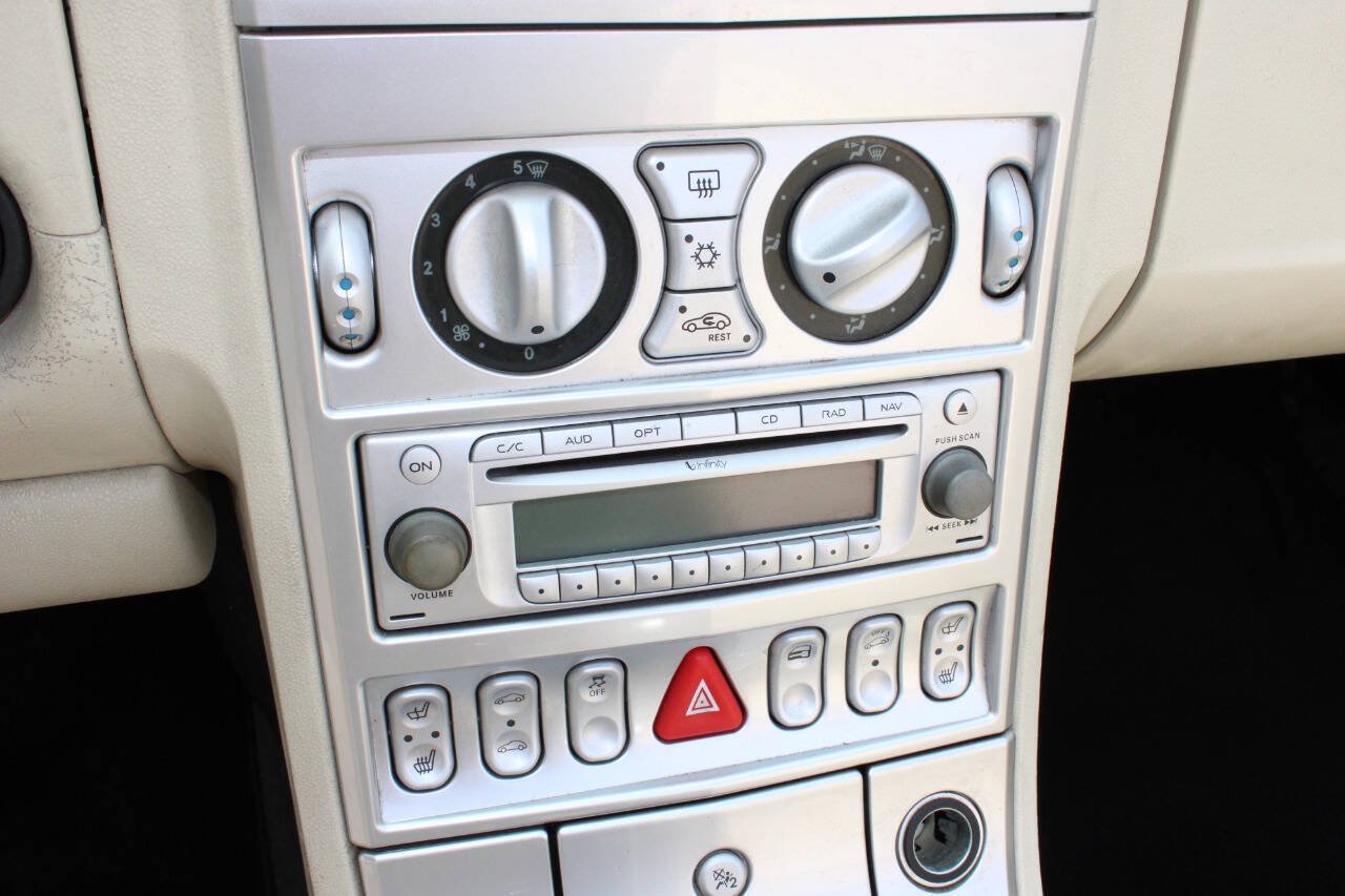 Used 2005 Chrysler Crossfire Limited RWD image 15