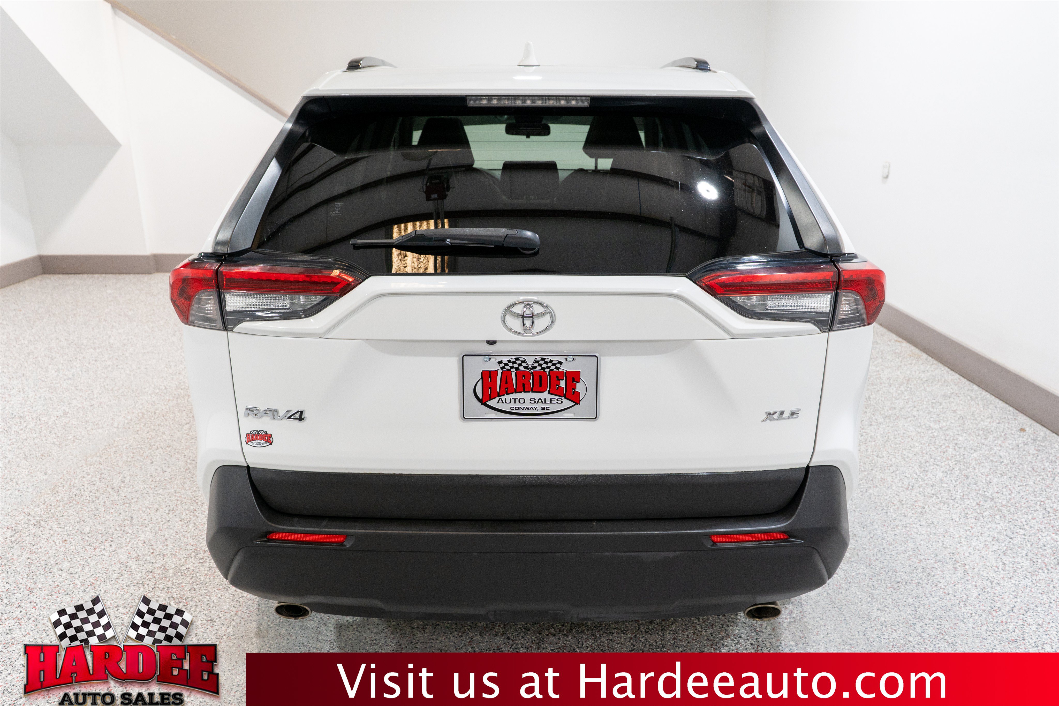 Used 2019 Toyota RAV4 XLE Premium FWD image 4