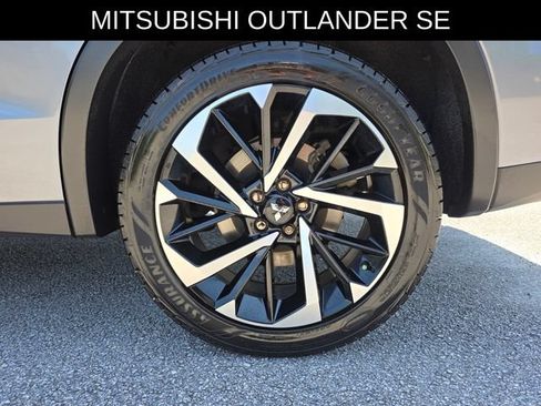 Used 2024 Mitsubishi Outlander SE Black Edition FWD image 17