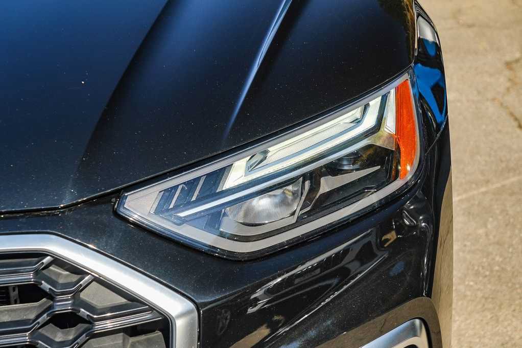 Used 2023 Audi Q5 e Premium AWD/4WD image 8