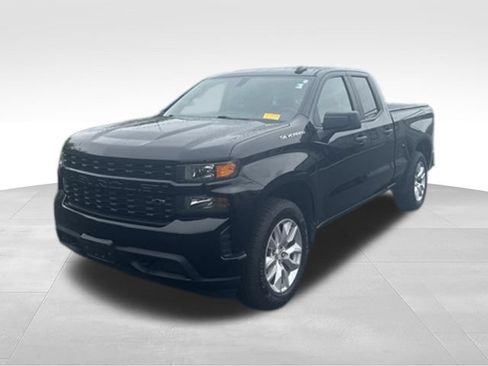 Used 2020 Chevrolet Silverado 1500 Custom w/ Custom Value Package AWD/4WD image 6