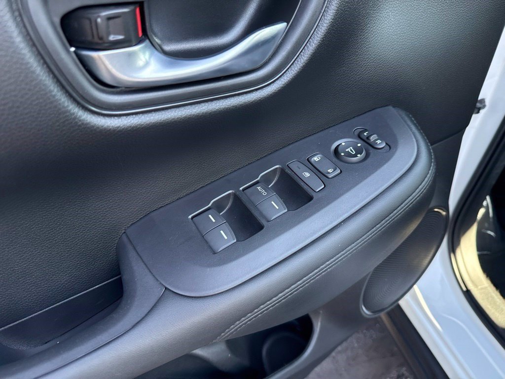 Certified 2025 Honda HR-V LX image 18