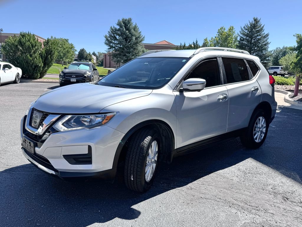 Used 2017 Nissan Rogue SV w/ SV Premium Package AWD/4WD image 4