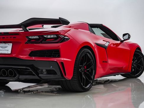 Used 2024 Chevrolet Corvette Z06 RWD image 12