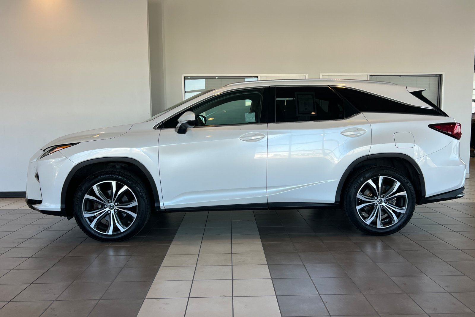 Used 2018 Lexus RX 350L FWD image 7