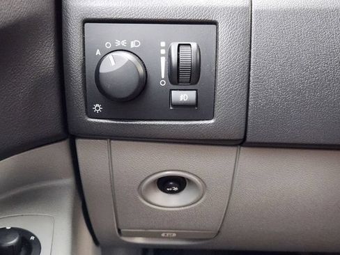 Used 2006 Chrysler 300 C w/ Sound Group II RWD image 22