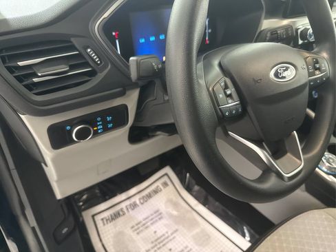 Used 2025 Ford Escape Active AWD/4WD image 28