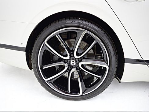 Used 2024 Bentley Flying Spur Azure AWD/4WD image 48