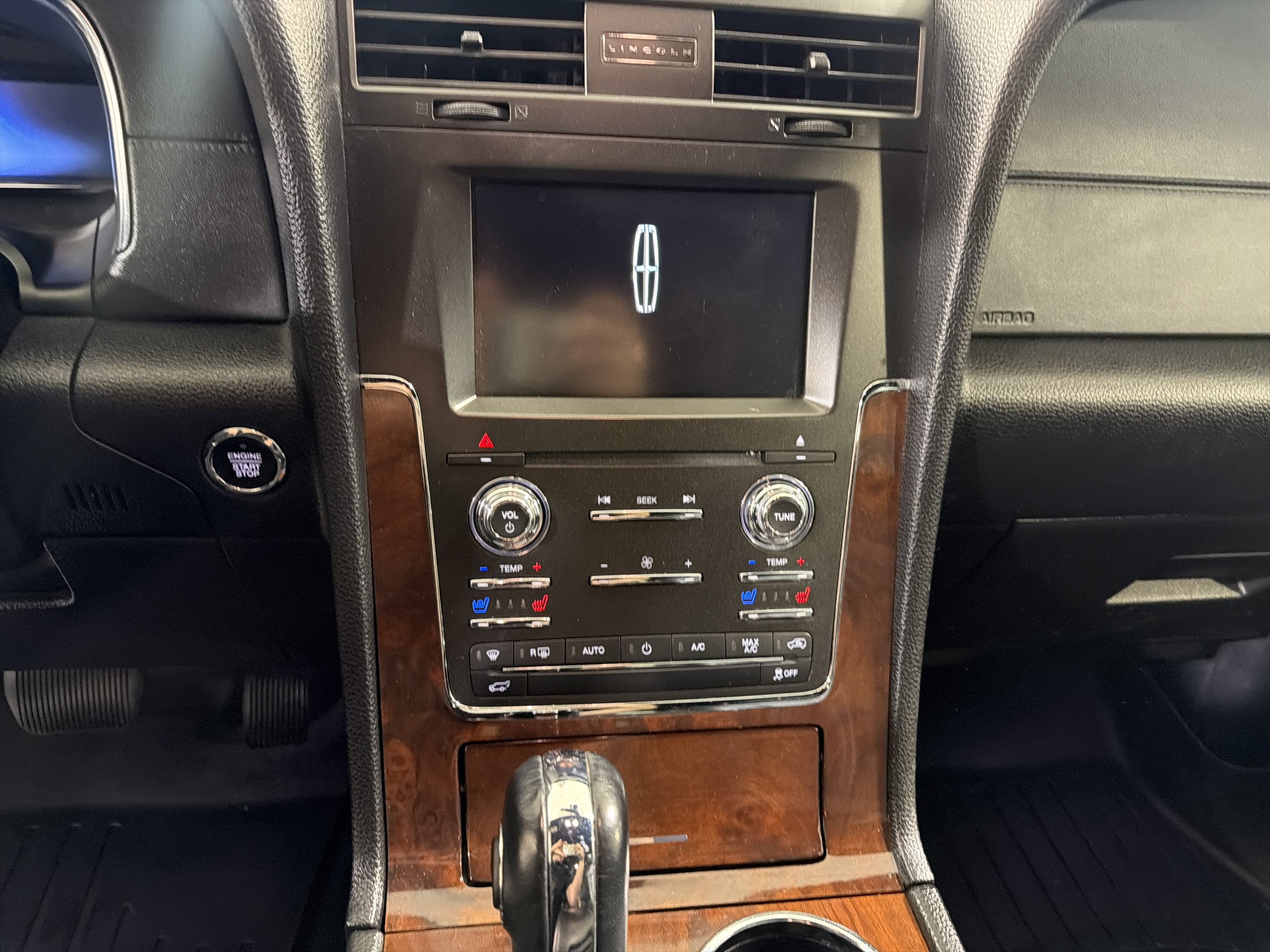 Used 2015 Lincoln Navigator 2WD image 17