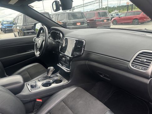 Used 2022 Jeep Grand Cherokee Laredo X AWD/4WD image 31