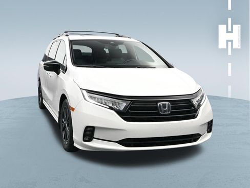 Used 2023 Honda Odyssey Sport image 1