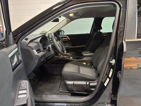 Used 2022 Mitsubishi Outlander ES AWD/4WD image 13