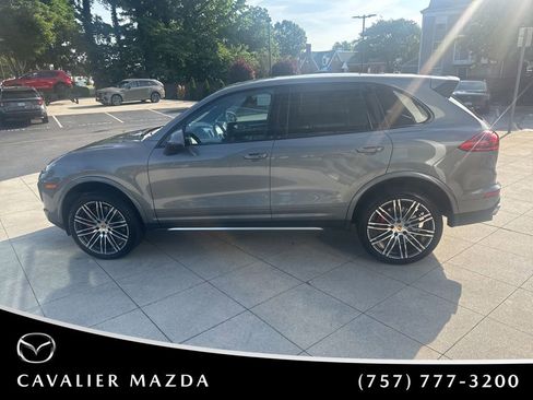 Used 2018 Porsche Cayenne Turbo AWD/4WD image 6