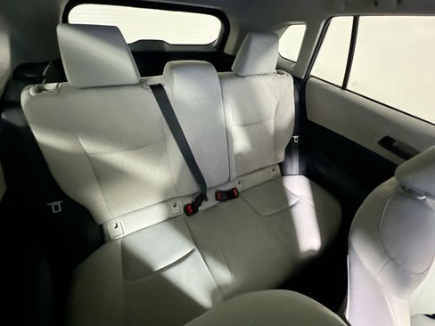 Used 2024 Toyota Corolla Cross L image 32