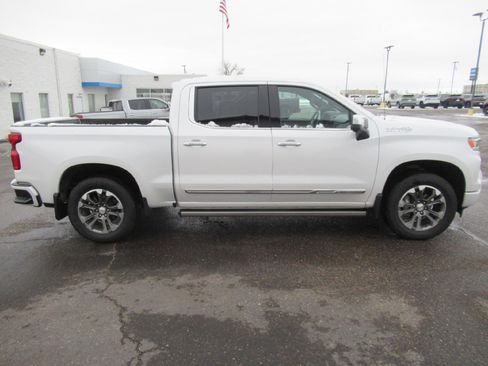Certified 2025 Chevrolet Silverado 1500 High Country w/ Z71 Off-Road Package image 5