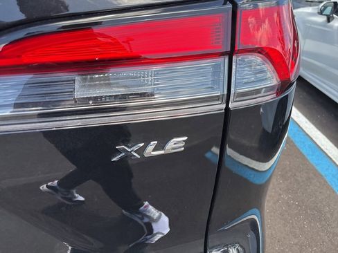 Used 2023 Toyota Corolla Cross XLE w/ Convenience Package image 4