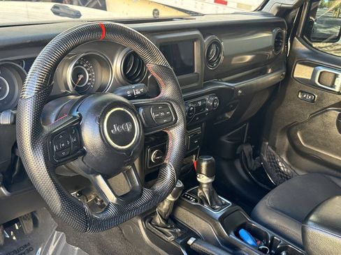 Used 2022 Jeep Gladiator Sport AWD/4WD image 9