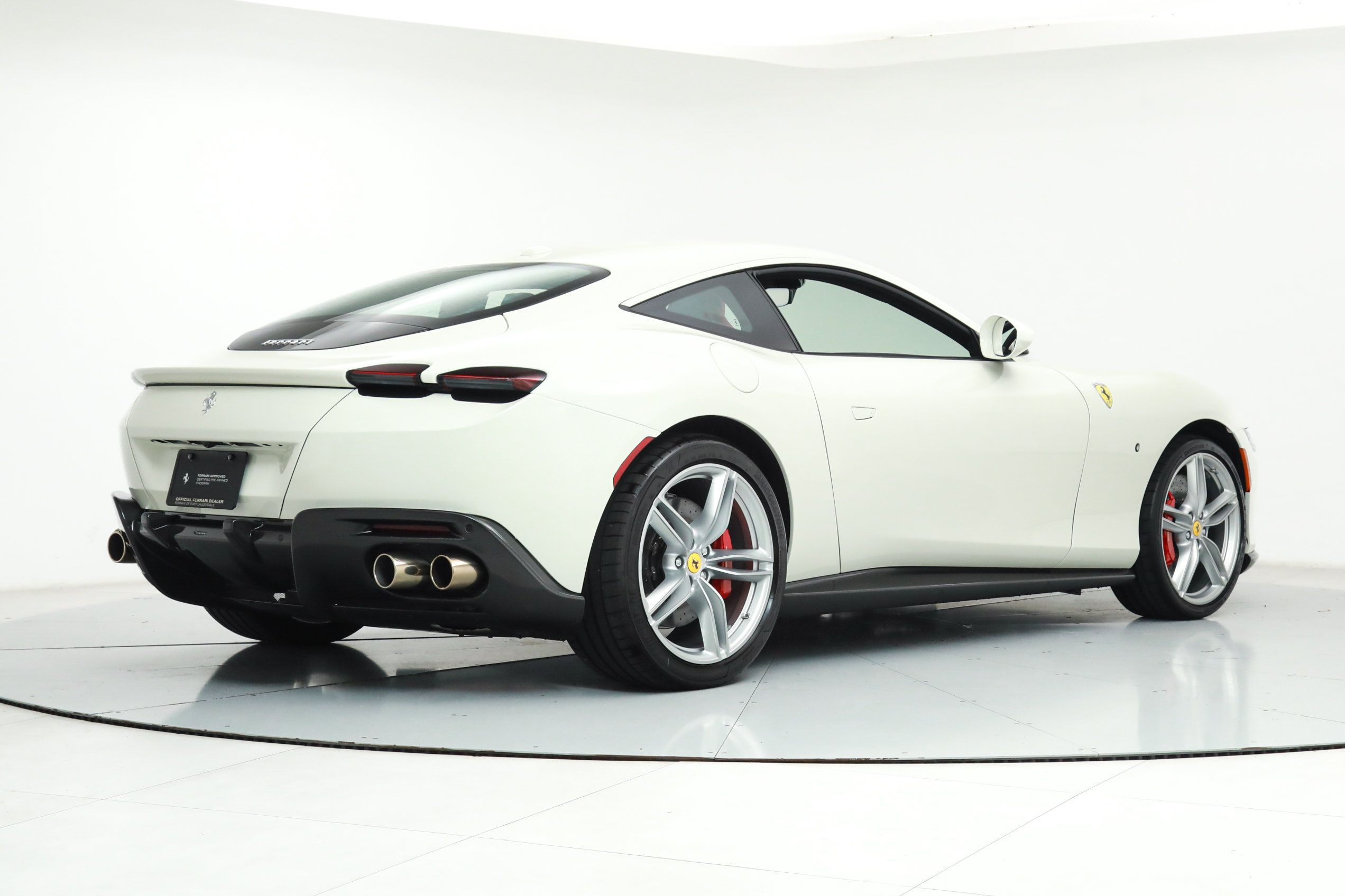Certified 2024 Ferrari Roma RWD image 3