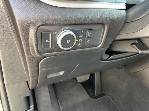 Certified 2022 Ford Explorer XLT w/ Equipment Group 202A AWD/4WD image 31