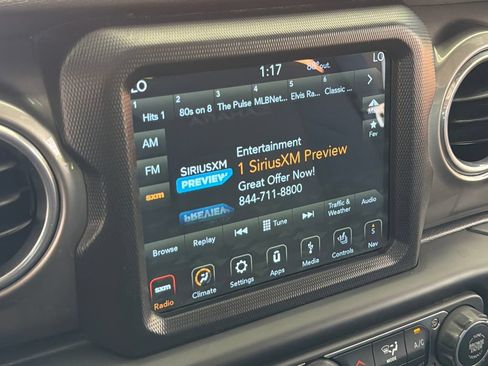 Used 2018 Jeep Wrangler Unlimited Sahara w/ Dual Top Group AWD/4WD image 10