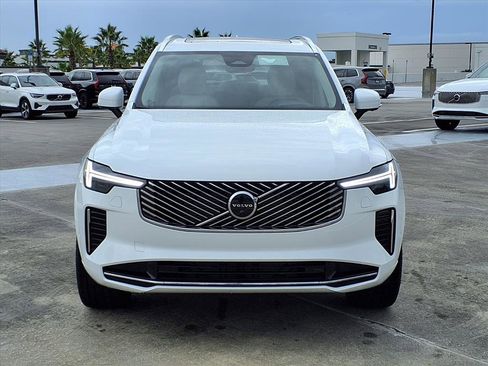 New 2026 Volvo XC90 B6 Ultra image 2