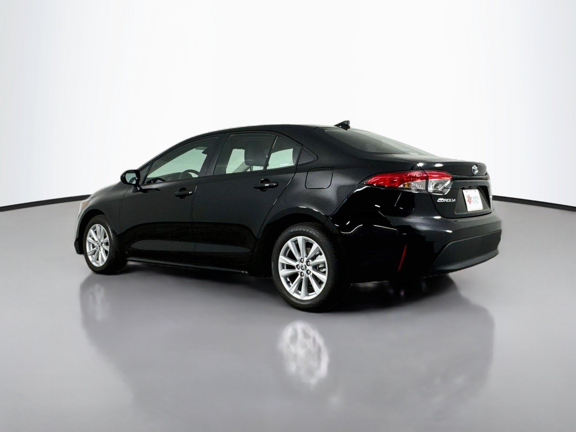 Certified 2026 Toyota Corolla LE w/ LE Premium Package FWD image 5