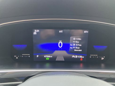 Used 2022 Volkswagen Tiguan SE image 20